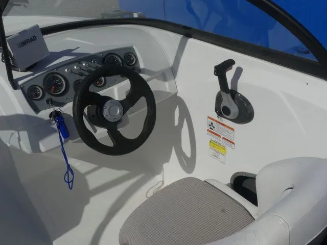 Slide: The Image of Tahoe 450 TS 2019 - 14