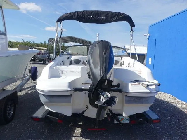 Slide: The Image of Tahoe 450 TS 2019 - 5