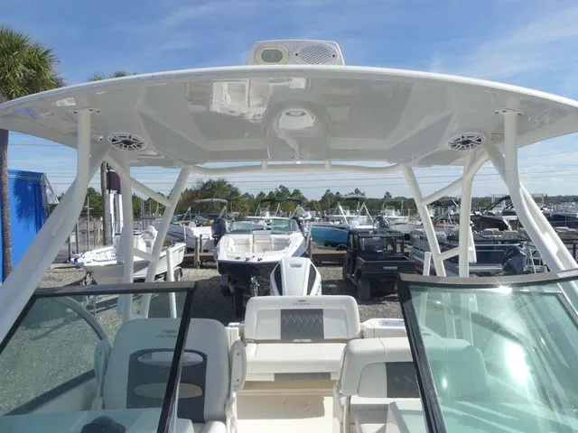 Slide: The Image of Cobia 240DC 2021 - 15