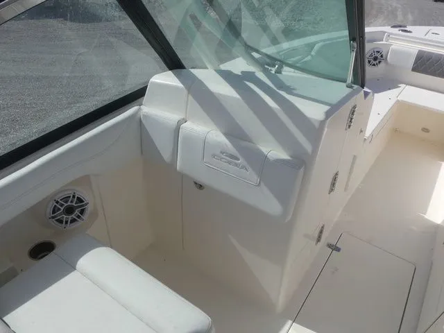 Slide: The Image of Cobia 240DC 2021 - 25