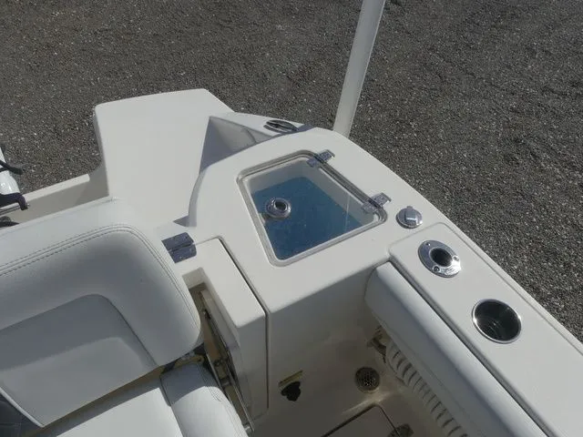 Slide: The Image of Cobia 240DC 2021 - 28