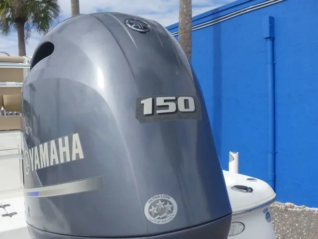 Slide: The Image of NauticStar 2140 Shallow Bay 2019 - 10