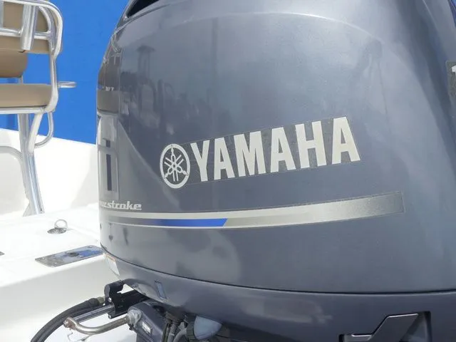 Slide: The Image of NauticStar 2140 Shallow Bay 2019 - 11