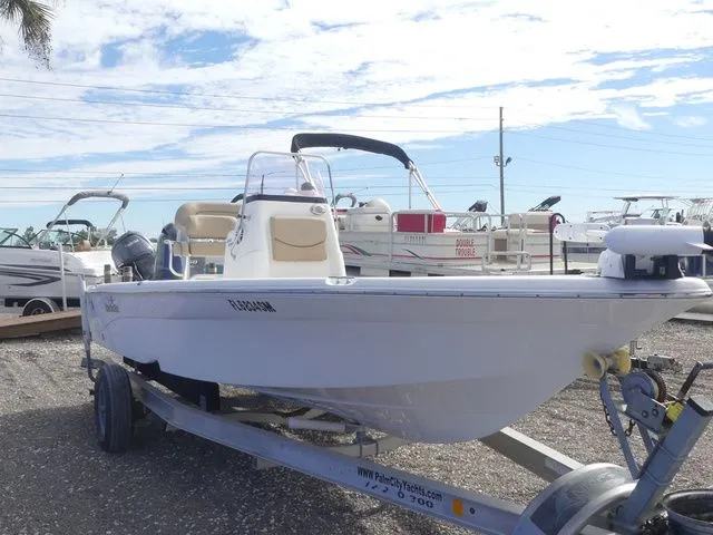 Slide: The Image of NauticStar 2140 Shallow Bay 2019 - 3