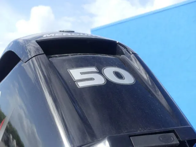 Slide: The Image of Tracker Bass Tracker Classic Limited 2026 - 9