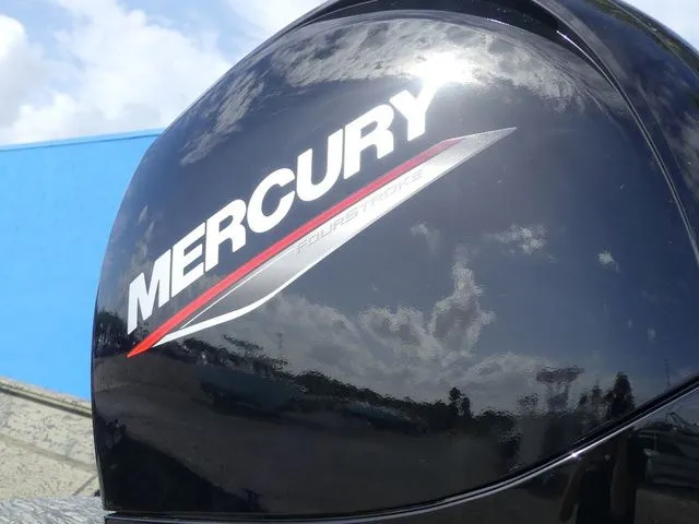 Slide: The Image of Tracker GRIZZLY® 2072 CC Sportsman 2026 - 10