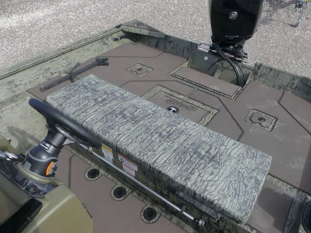 Slide: The Image of Tracker GRIZZLY® 2072 CC Sportsman 2026 - 14