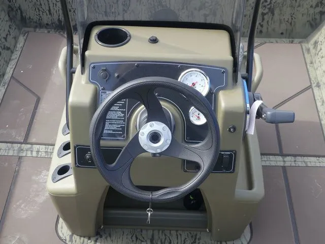 Slide: The Image of Tracker GRIZZLY® 2072 CC Sportsman 2026 - 15