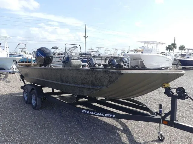 Slide: The Image of Tracker GRIZZLY® 2072 CC Sportsman 2026 - 3