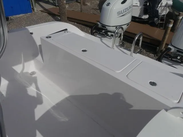 Slide: The Image of Twin Vee 240 STX 2026 - 25