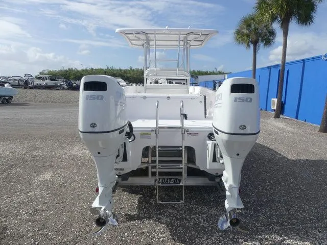 Slide: The Image of Twin Vee 240 STX 2026 - 5