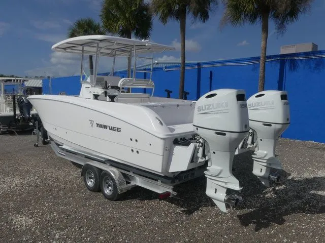 Slide: The Image of Twin Vee 240 STX 2026 - 6