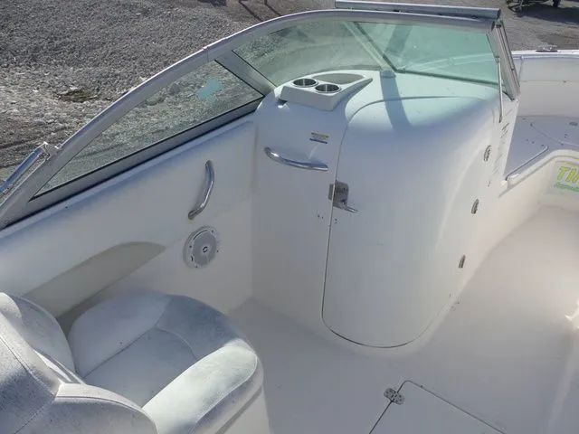 Slide: The Image of Robalo R227 Dual Console 2015 - 13