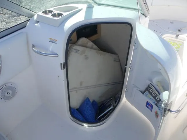 Slide: The Image of Robalo R227 Dual Console 2015 - 14