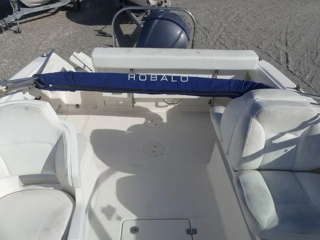 Slide: The Image of Robalo R227 Dual Console 2015 - 15