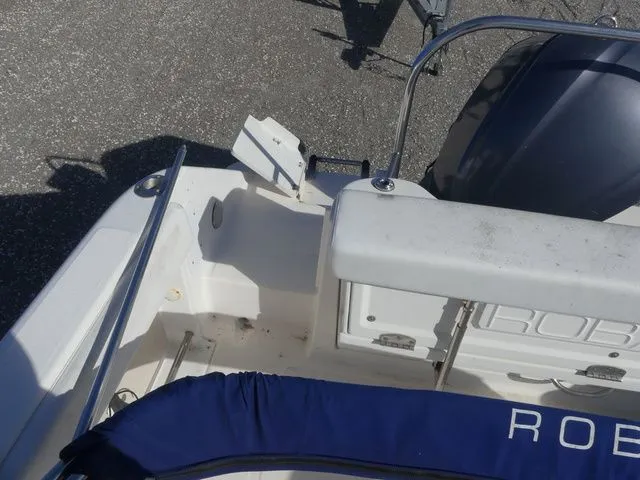 Slide: The Image of Robalo R227 Dual Console 2015 - 16
