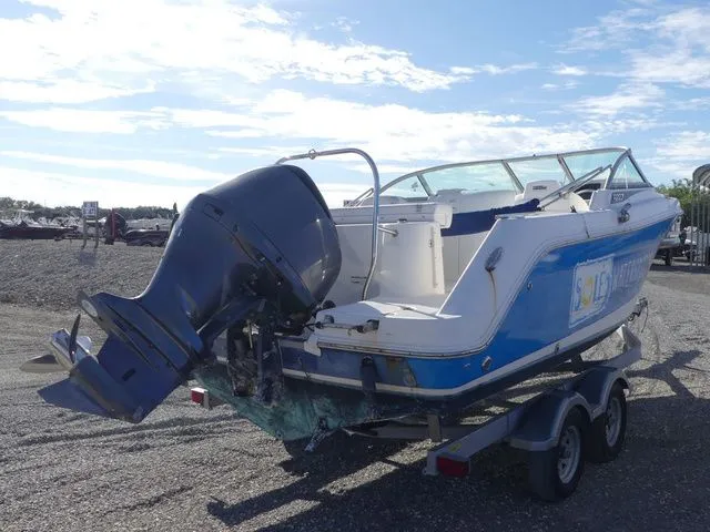 Slide: The Image of Robalo R227 Dual Console 2015 - 4