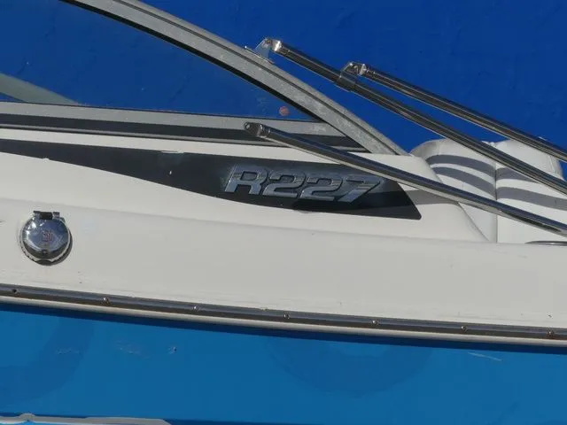Slide: The Image of Robalo R227 Dual Console 2015 - 8