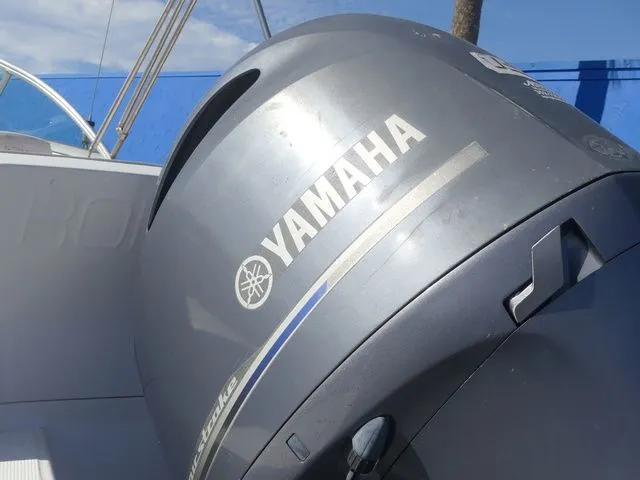 Slide: The Image of Robalo R207 Dual Console 2016 - 10