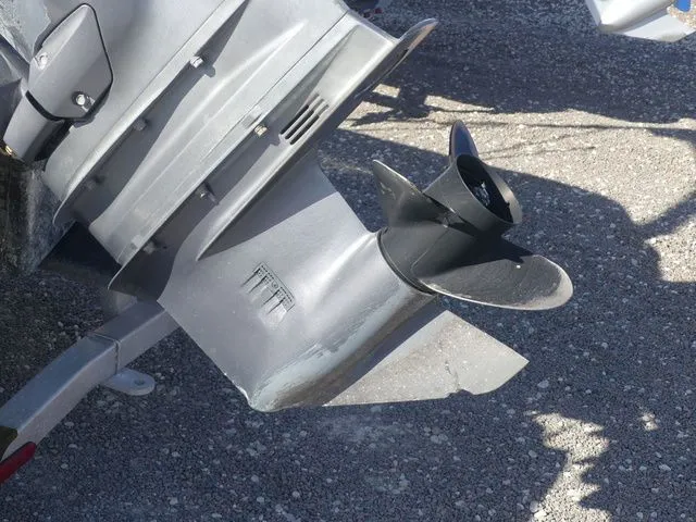 Slide: The Image of Robalo R207 Dual Console 2016 - 11