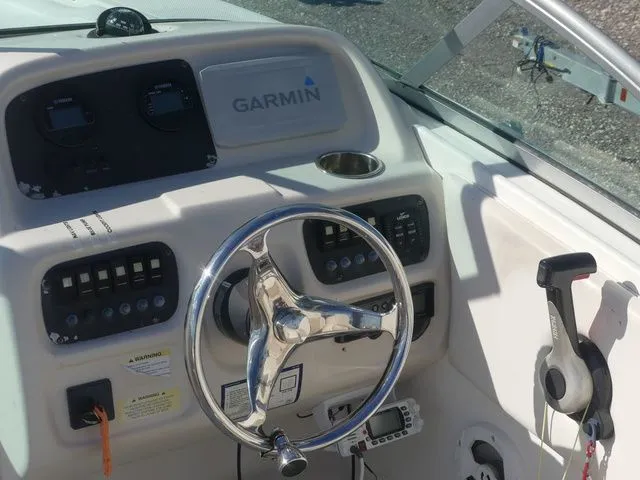 Slide: The Image of Robalo R207 Dual Console 2016 - 15