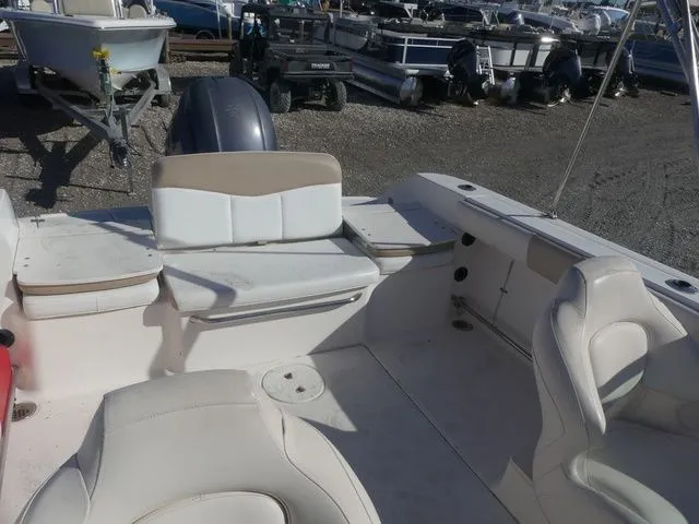 Slide: The Image of Robalo R207 Dual Console 2016 - 18