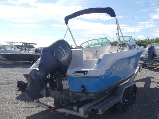 Slide: The Image of Robalo R207 Dual Console 2016 - 4