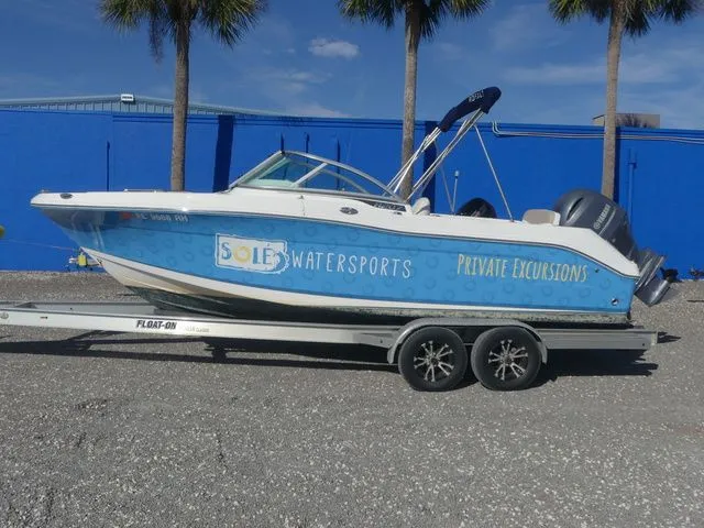 Slide: The Image of Robalo R207 Dual Console 2016 - 7