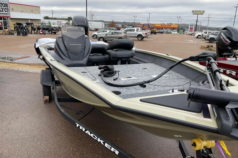 Slide: The Image of Tracker Pro Team 175 Crappie Edition 2026 - 48