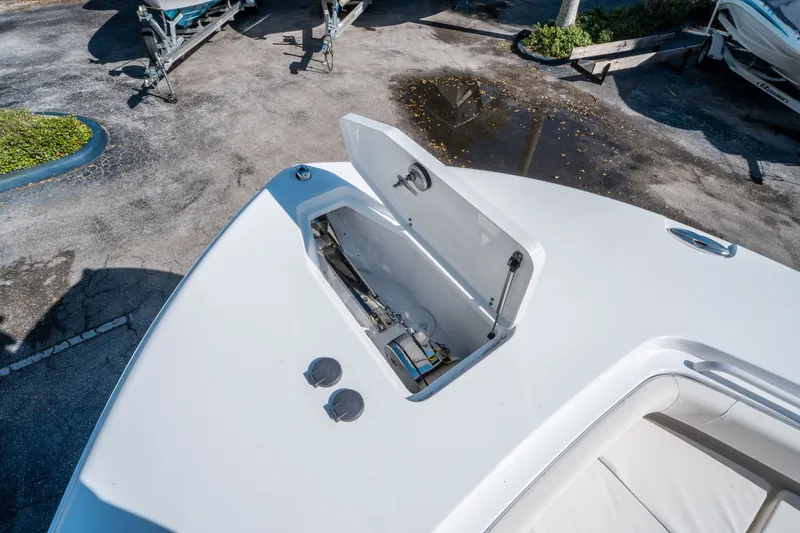 Slide: The Image of Sea Hunt Ultra 285 FS 2026 - 30