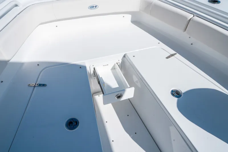 Slide: The Image of Sea Hunt Ultra 285 FS 2026 - 29