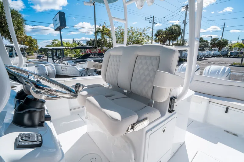 Slide: The Image of Sea Hunt Ultra 285 FS 2026 - 22