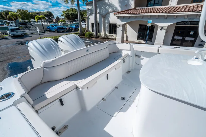 Slide: The Image of Sea Hunt Ultra 285 FS 2026 - 10