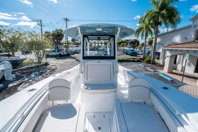 Slide: The Image of Sea Hunt Ultra 285 FS 2026 - 31