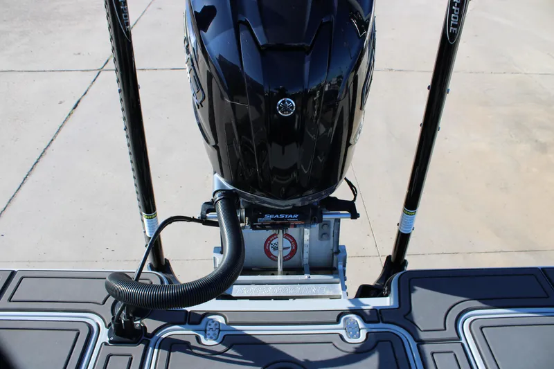 Slide: The Image of Mamba 227VX 2025 boat engine with SeaStar hydraulic steering system. - 10