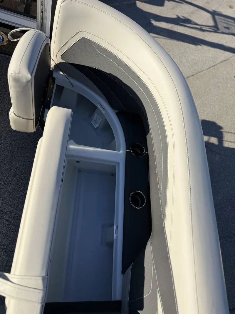 Slide: The Image of Barletta Cabrio C22UC 2026 - 12