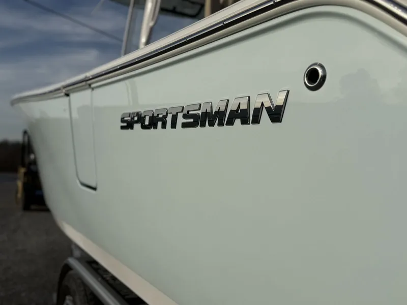 Slide: The Image of Sportsman Heritage 261 Center Console 2026 - 20