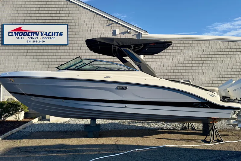 The Image of 2026 Sea Ray SLX 280 Outboard at Modern Yachts. - 0