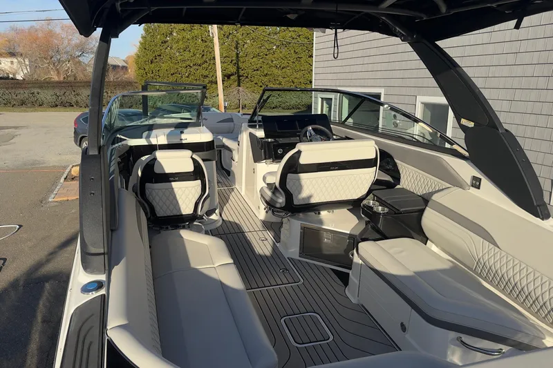 Slide: The Image of Interior of 2026 Sea Ray SLX 280 Outboard with luxurious seating. - 14