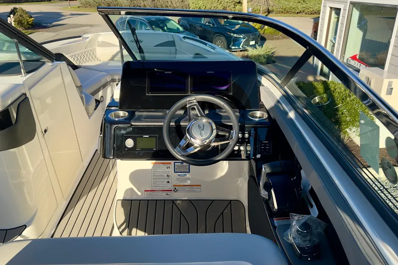 Slide: The Image of Interior view of 2026 Sea Ray SLX 280 Outboard cockpit. - 27
