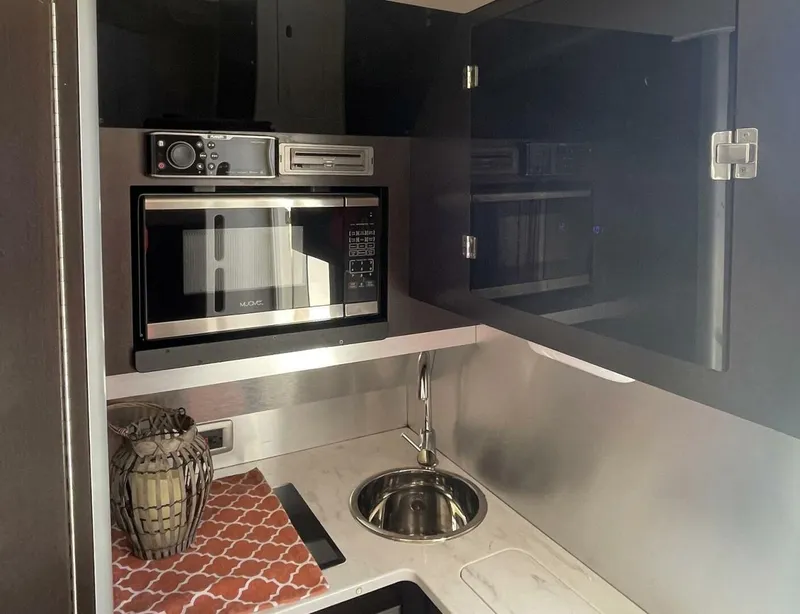 Slide: The Image of Scout 380LXF 2019 - 37