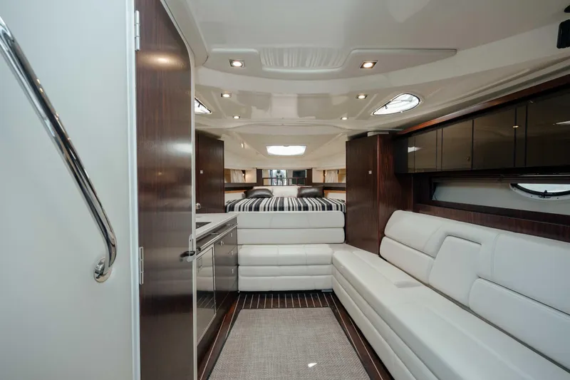 Slide: The Image of Monterey 335 Sport Yacht 2016 - 3