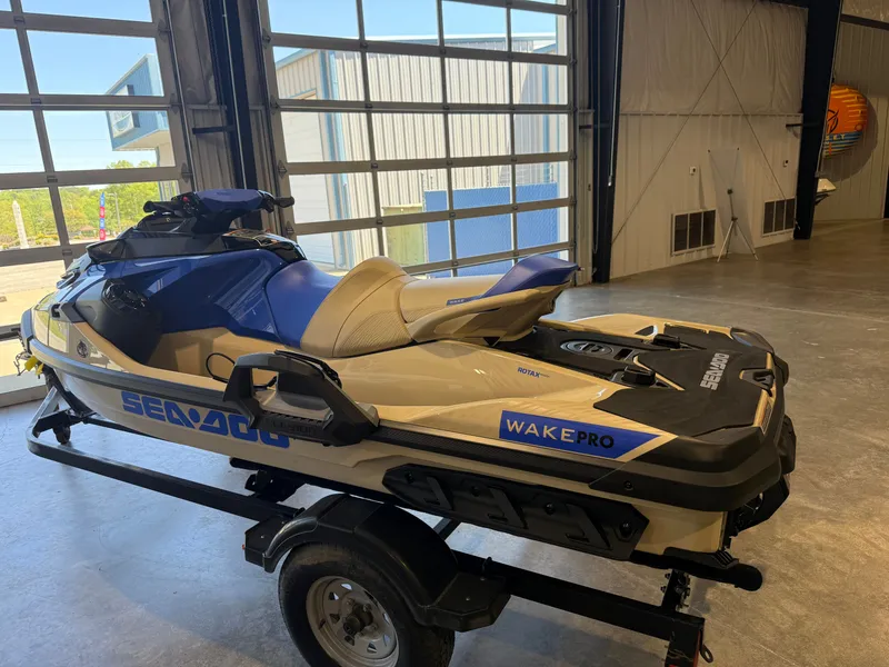 Slide: The Image of Sea-Doo Wake Pro 230 W/snd, Ibr, Idf - 13sb 2025 - 4