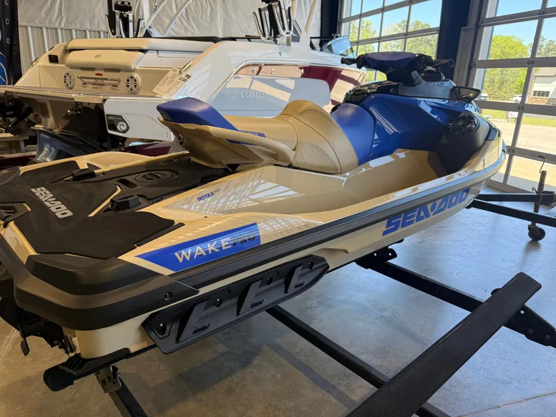 Slide: The Image of Sea-Doo Wake Pro 230 W/snd, Ibr, Idf - 13sb 2025 - 8