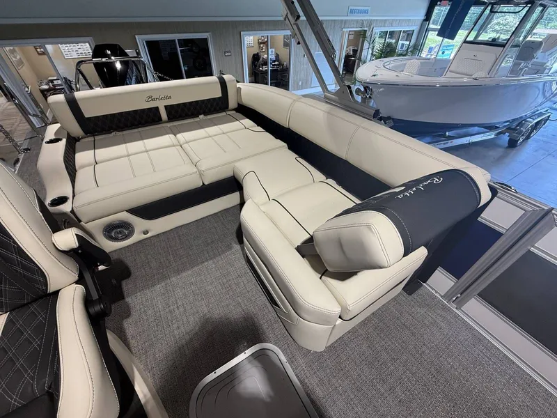 Slide: The Image of Barletta Lusso L23U 2026 - 15