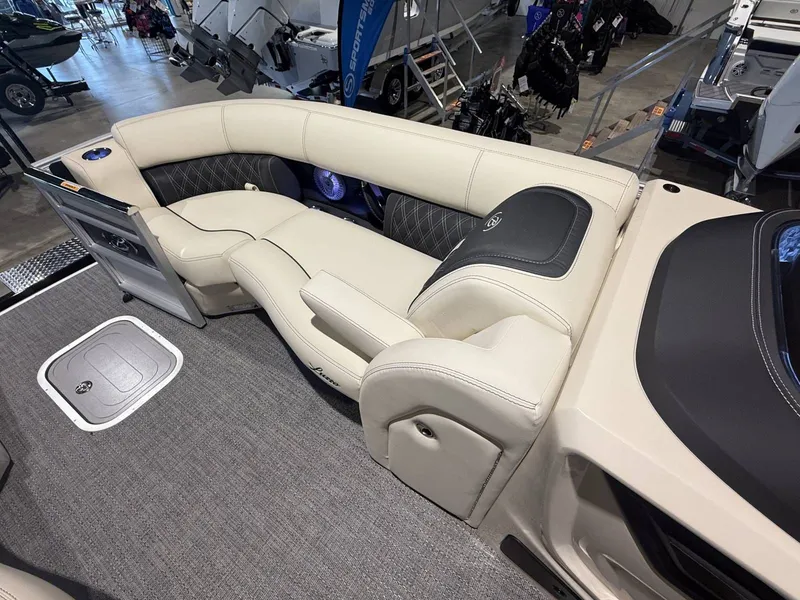 Slide: The Image of Barletta Lusso L23U 2026 - 9