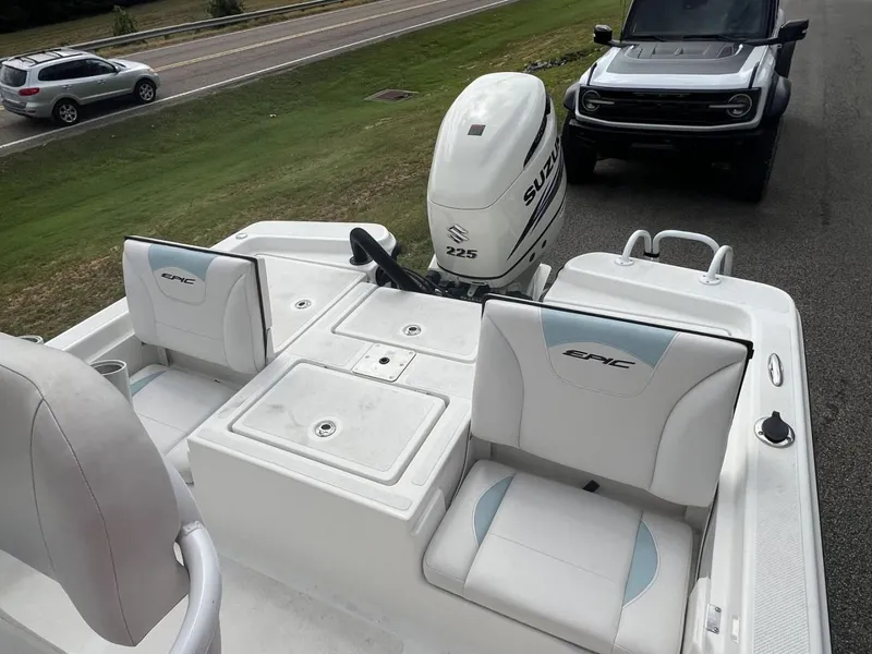 Slide: The Image of Epic 25SC 2015 - 4