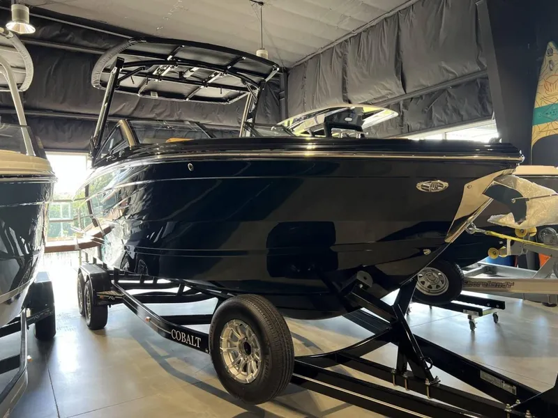 The Image of Cobalt R8 Surf 2026 - 1