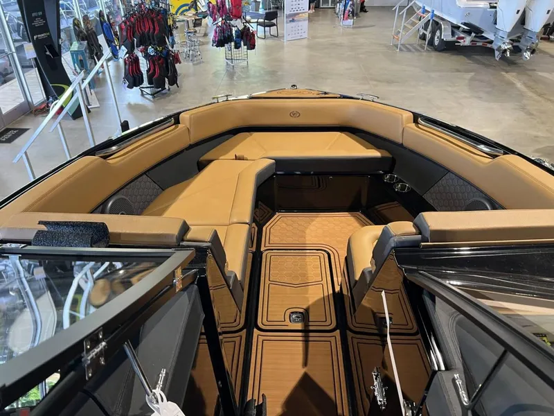 Slide: The Image of Cobalt R8 Surf 2026 - 10