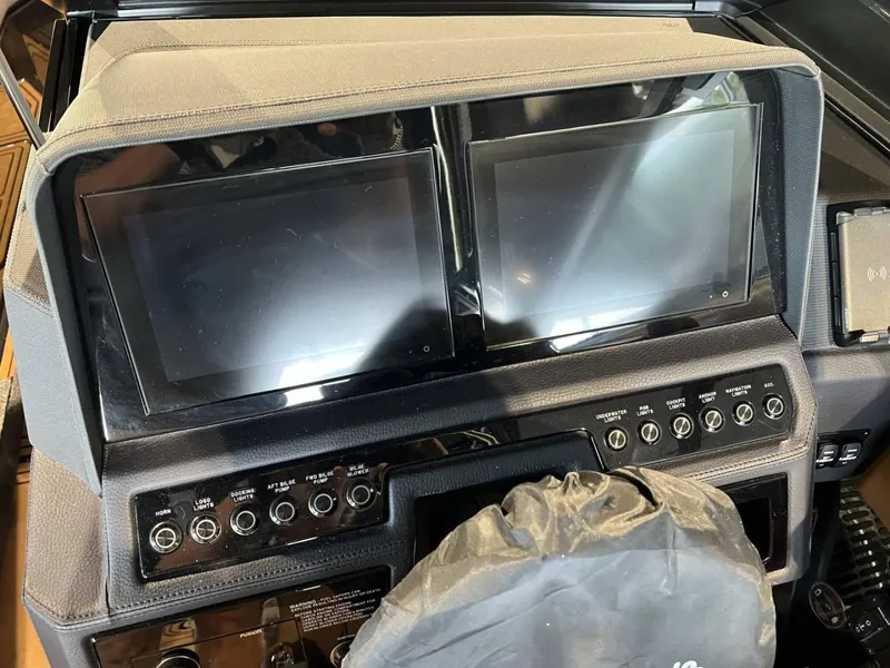 Slide: The Image of Cobalt R8 Surf 2026 - 13